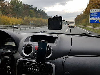 Navigation im Autocockpit per Smartphone